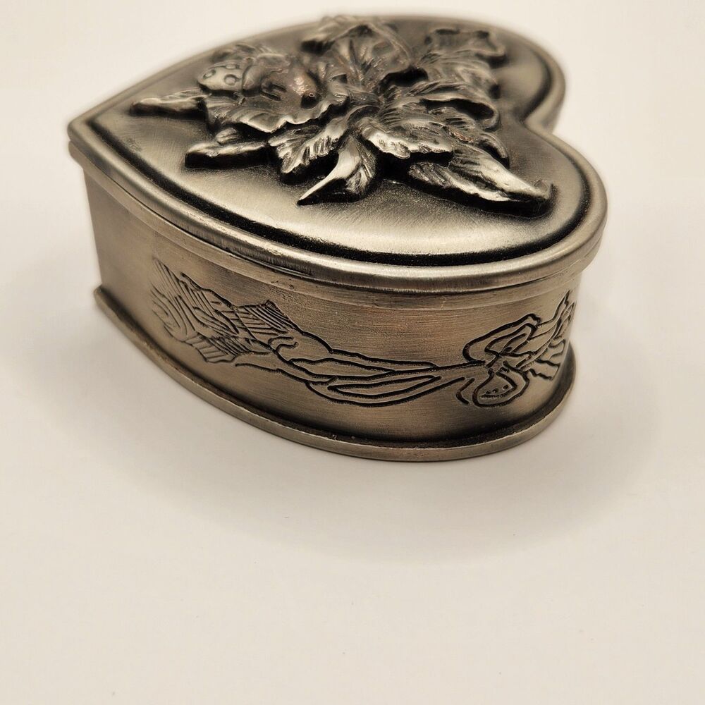 Silver Trinket Box Flower Embossed Engraved Lady Bug Lined - Picture 2 of 7